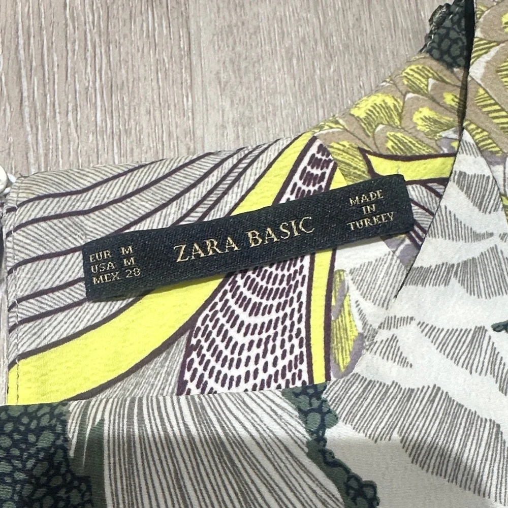 Zara Green, Cream & Yellow Floral Short Sleeve Top - Picture 2 of 2